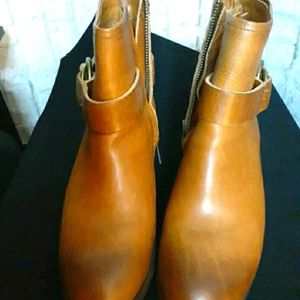 SOLD New Ladies Frye boots
